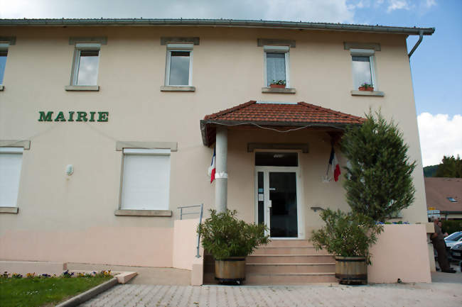 Vue de la mairie du village - Hotonnes (01260) - Ain