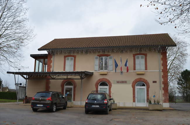 La mairie de Marlieux qui occupe ce qui était le bâtiment de la gare de Marlieux - Châtillon - Marlieux (01240) - Ain