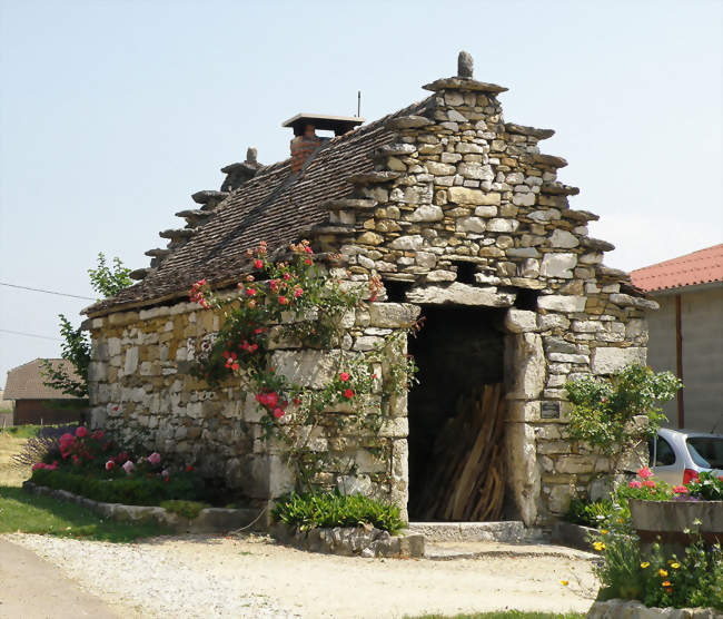 Four banal du XVIIIe, dans le hameau de Sorbier - Parves (01300) - Ain