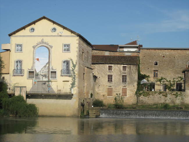 Un ancien moulin à eau à Pont-de-Vaux - Pont-de-Vaux (01190) - Ain