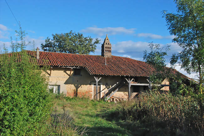 La ferme de Grandval à Saint-Trivier-de-Courtes, classée au titre des monuments historiques - Saint-Trivier-de-Courtes (01560) - Ain