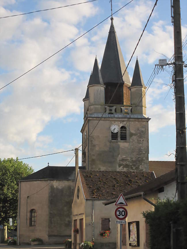 L'église Saint-Pierre-Saint-Paul avec ses cinq clochers - Sermoyer (01190) - Ain