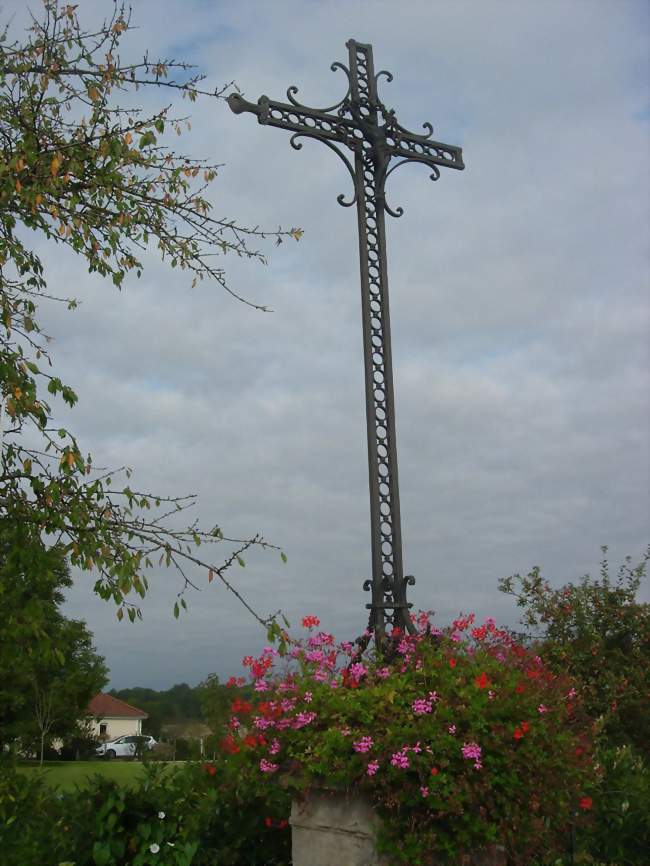 Croix de carrefour inscrite à l'inventaire des monuments historiques de l'Aube - Brienne-la-Vieille (10500) - Aube