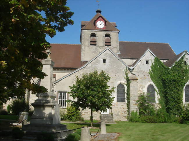l'église, le monument aux morts au centre du village - Origny-le-Sec (10510) - Aube