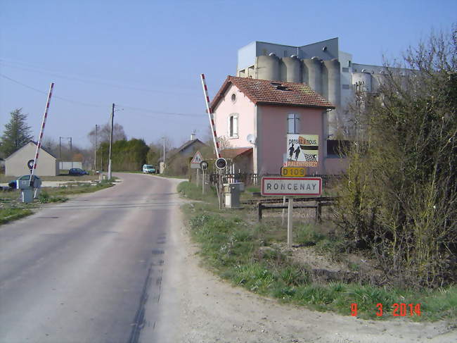 Entrée du bourg par la RD 109 - Roncenay (10320) - Aube
