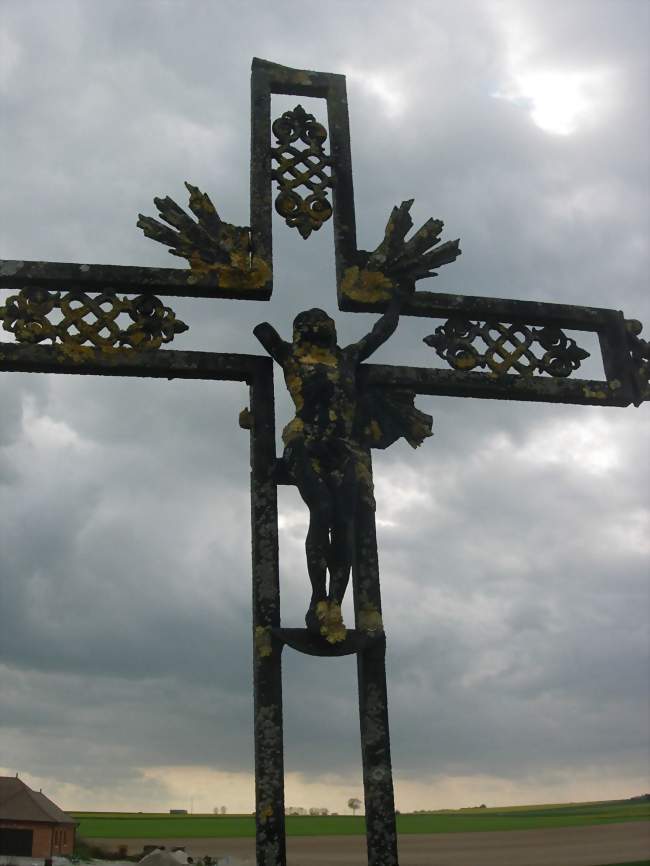 Détail d'une croix de chemins - Vailly (10150) - Aube