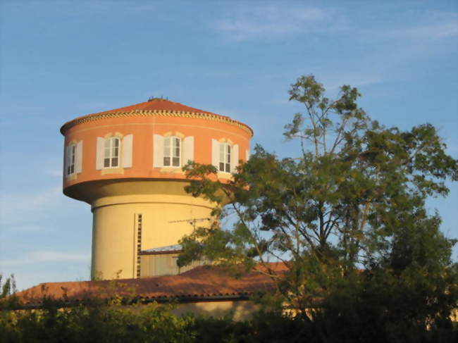 Trompe-l'oeil du château d'eau d'Alzonne - Alzonne (11170) - Aude