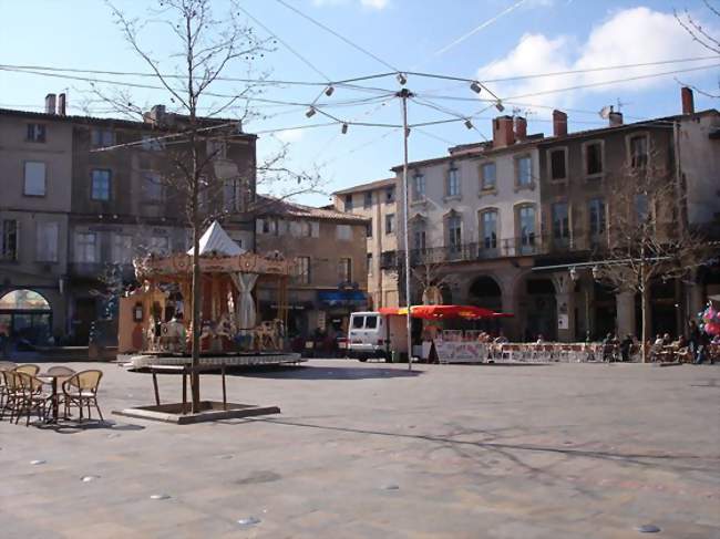 Place de la République de Limoux - Limoux (11300) - Aude