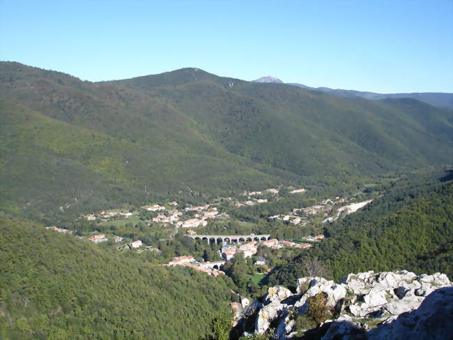 Lapradelle-Puilaurens vue du château de Puilaurens - Puilaurens (11140) - Aude