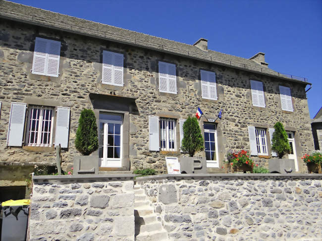 La mairie - Alpuech (12210) - Aveyron