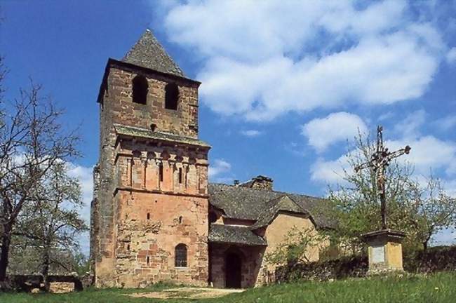 L'église Saint-Pierre - Bessuéjouls (12500) - Aveyron