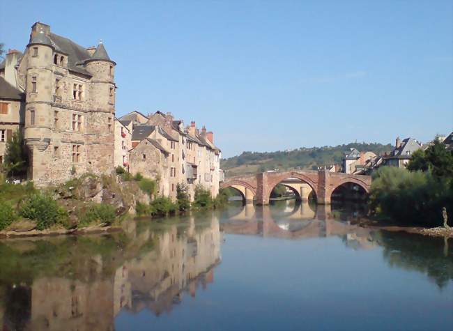 Le pont, vue sur la rive droite de l'Olt - Espalion (12500) - Aveyron