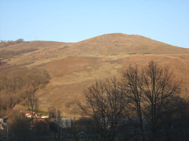 Le Puy de Wolf vue de La Forézie - Firmi (12300) - Aveyron