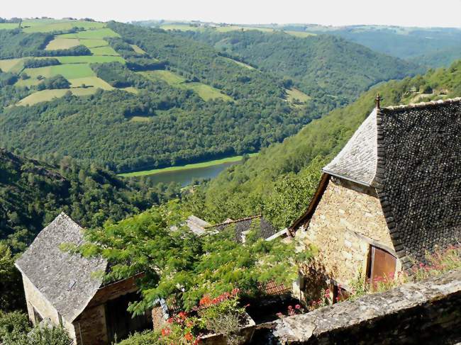 Panorama sur le Lotdepuis le hameau de La Vinzelle - Grand-Vabre (12320) - Aveyron