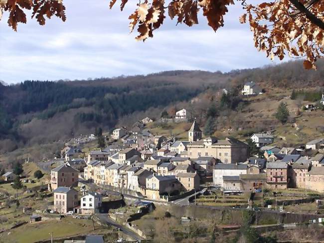 Vue du village - Saint-Beauzély (12620) - Aveyron