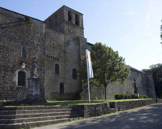 Saint-Jean-d'Alcas-Église et Logis de l'Abbesse - Saint-Jean-et-Saint-Paul (12250) - Aveyron