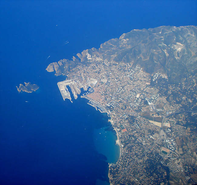 Vue aérienne de La Ciotat À gauche, l'île Verte - La Ciotat (13600) - Bouches-du-Rhône