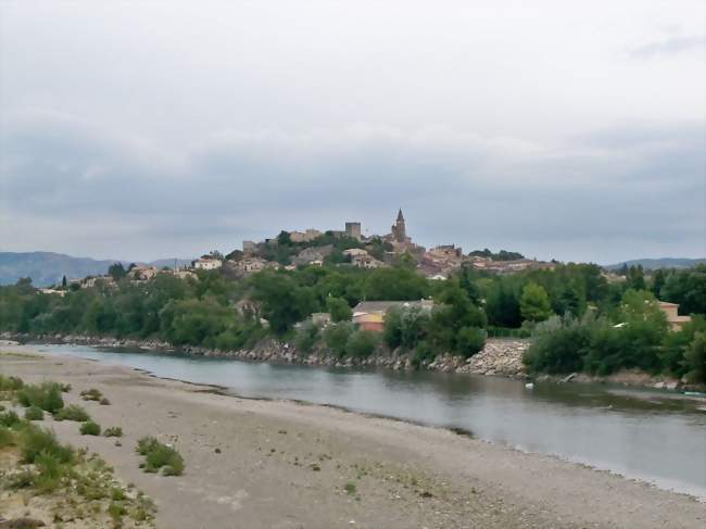 Vue générale du village - Mallemort (13370) - Bouches-du-Rhône