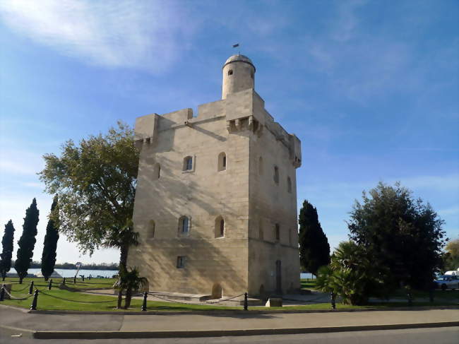 La tour Saint-Louis (XVIIIe siècle) - Port-Saint-Louis-du-Rhône (13230) - Bouches-du-Rhône