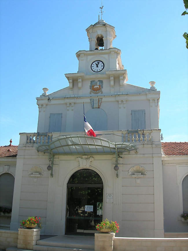 Mairie de Saint-Martin-de-Crau - Saint-Martin-de-Crau (13310) - Bouches-du-Rhône