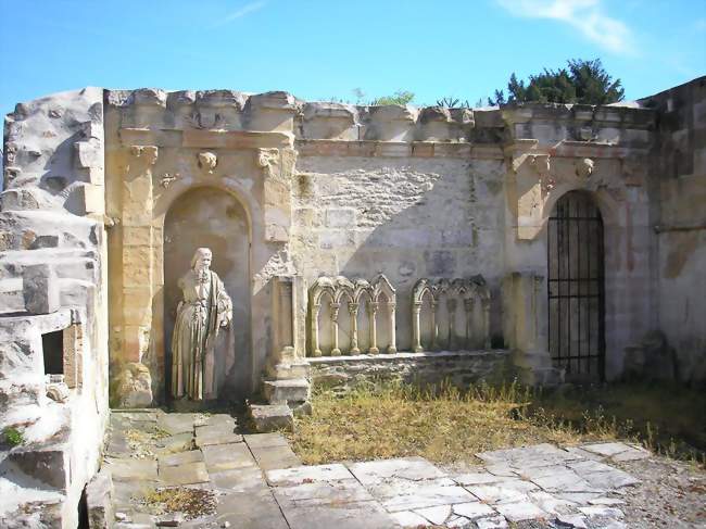 Les vestiges de l'ancienne église Saint-Pierre - Bréville-les-Monts (14860) - Calvados