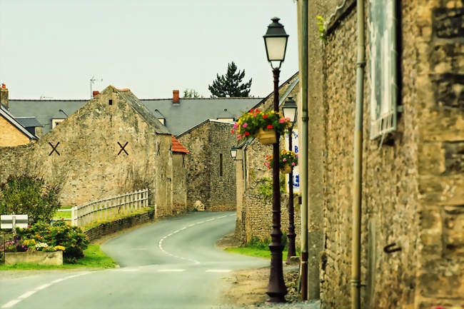 Rue principale de Colleville-sur-Mer - Colleville-sur-Mer (14710) - Calvados