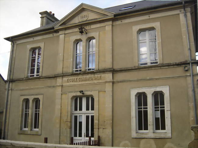 La mairie-école - Commes (14520) - Calvados
