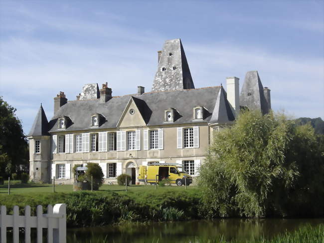 Façade sud du château - Cricqueville-en-Auge (14430) - Calvados