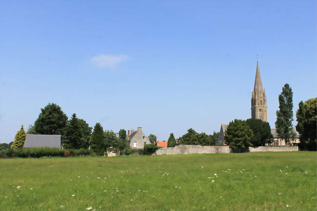 Le bourg et son clocher - Ducy-Sainte-Marguerite (14250) - Calvados