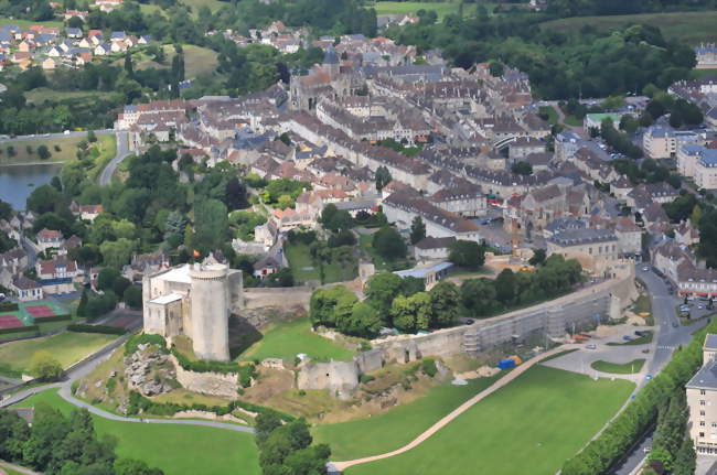 Le château et le centre-ville - Falaise (14700) - Calvados