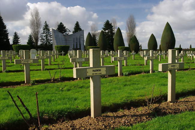 Le cimetière polonais - Grainville-Langannerie (14190) - Calvados