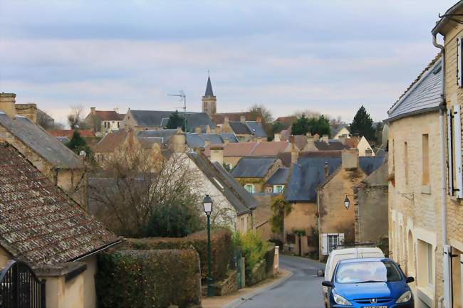 La rue Fleurie - Lantheuil (14480) - Calvados