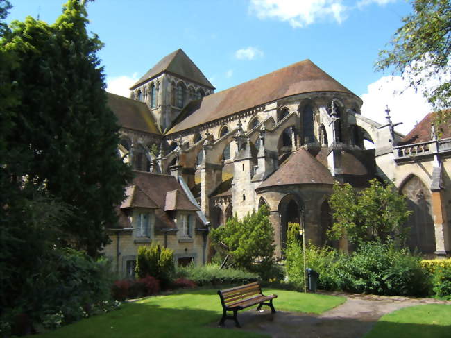 La cathédrale Saint-Pierre de Lisieux - Lisieux (14100) - Calvados