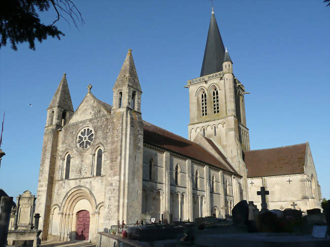 Lumières dans l'église de Secqueville-en-Bessin