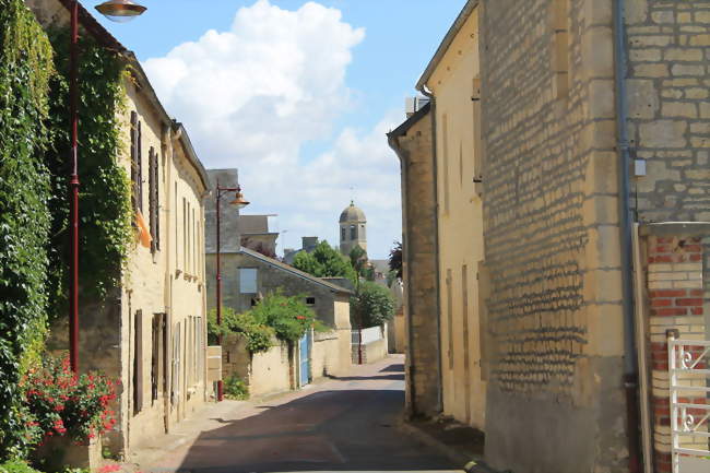 Rue de l'église - Sainte-Croix-Grand-Tonne (14740) - Calvados