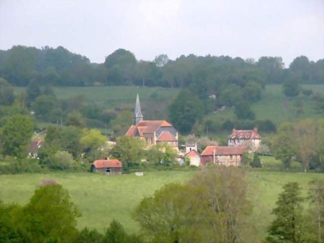 Vue générale du bourg - Saint-Georges-en-Auge (14140) - Calvados