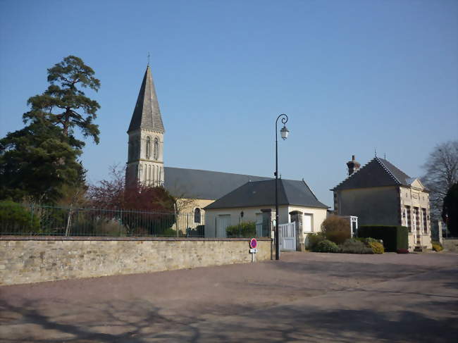La mairie et l'église - Saint-Vaast-sur-Seulles (14250) - Calvados