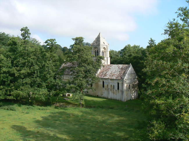 L'ancienne église Saint-Pierre - Thaon (14610) - Calvados