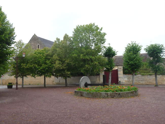 La place du village - Thiéville (14170) - Calvados
