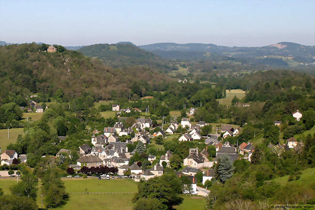 Le bourg d'Antignac - Antignac (15240) - Cantal