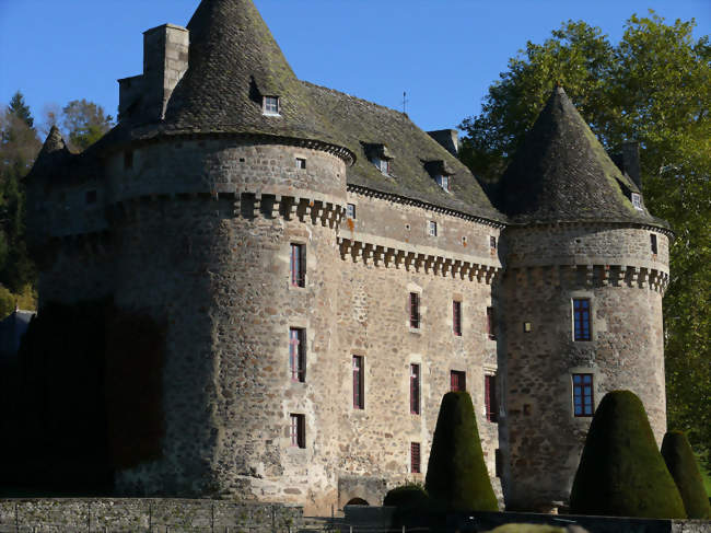 Château d'Auzers - Auzers (15240) - Cantal