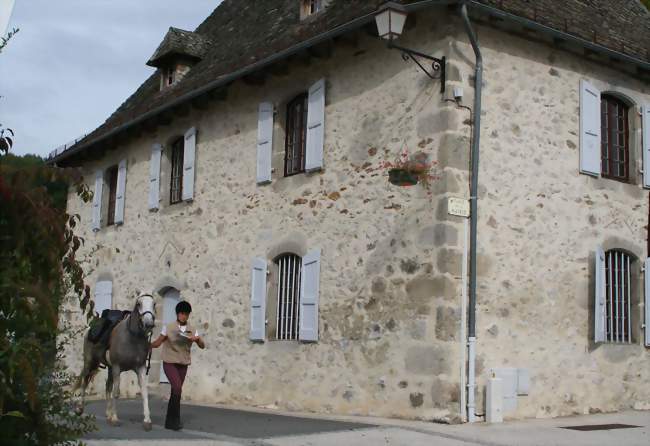 Dans le bourg de Boisset - Boisset (15600) - Cantal