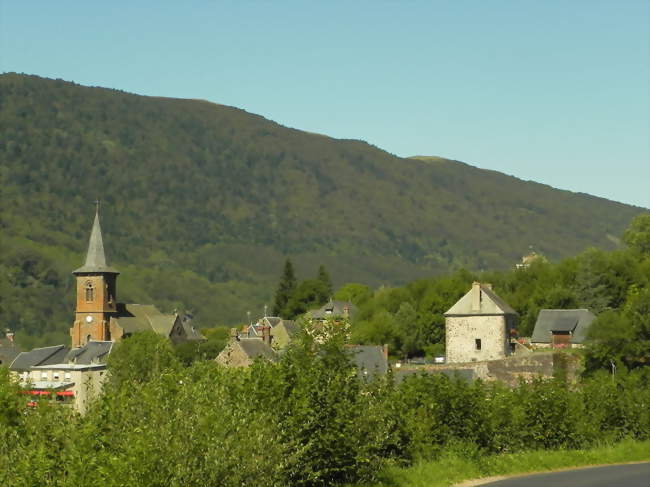 Le Falgoux, situé au pied du Puy-Mary, au cur du parc des volcans d'Auvergne - Le Falgoux (15380) - Cantal
