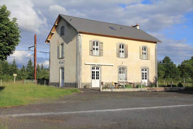 La gare de Ruynes-en-Margeride - Ruynes-en-Margeride (15320) - Cantal