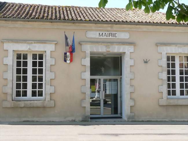 La mairie d'Abzac - Abzac (16500) - Charente
