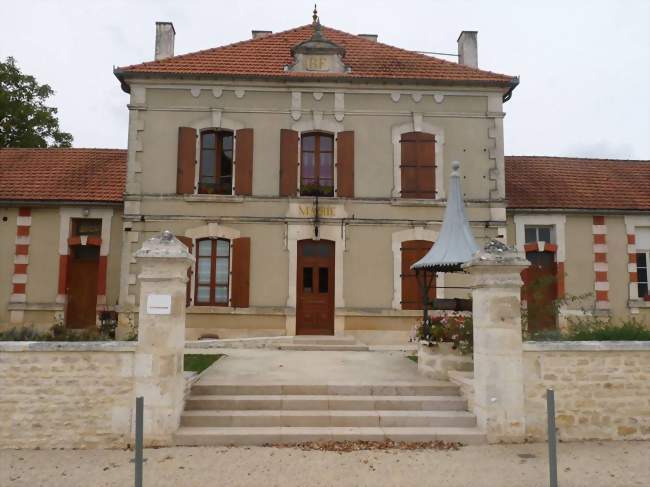 La mairie des Adjots - Les Adjots (16700) - Charente