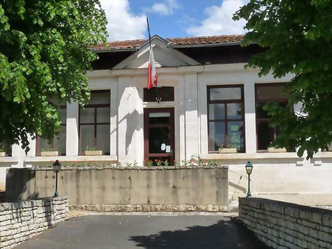 Mairie d'Agris - Agris (16110) - Charente