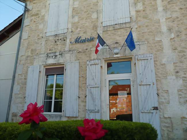 Mairie d'Aignes-et-Puypéroux - Aignes-et-Puypéroux (16190) - Charente