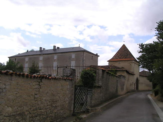 Pigeonnier - Ambérac (16140) - Charente