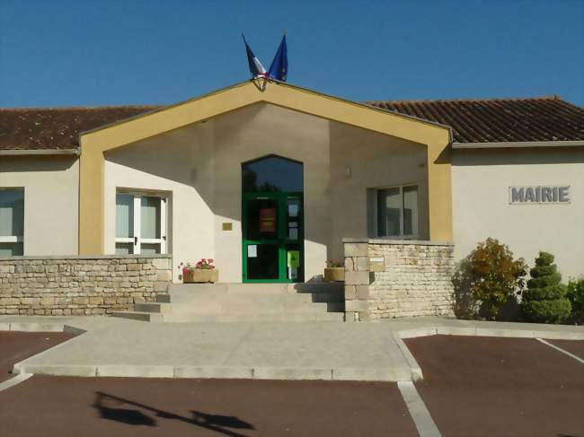 La mairie d'Asnières - Asnières-sur-Nouère (16290) - Charente